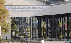 Karşı Karşıya İki 'Kültür Merkezi' Oldu!.