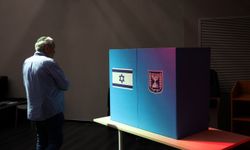 İsrail'deki Seçimde Netanyahu Hükümet Kuracak Çoğunluğa Ulaşamadı