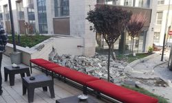 Yeni Çarşıya 'Gecekondu Muhtar Kulübesi' Yapmaya Kalkıştılar!