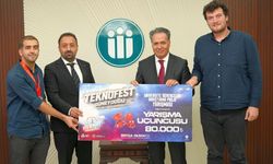 TÜBİTAK Yarışmasında Başarı Gösteren Öğrencileri Tebrik Etti