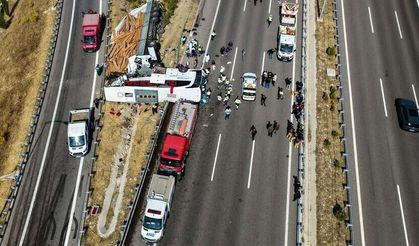 Çekici İle Tur Otobüsü Çarpıştı, 11 Ölü, 27 Yaralı Var