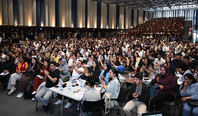 "Gayretlerinizden Dolayı Siz Gençleri Tebrik Ediyorum"