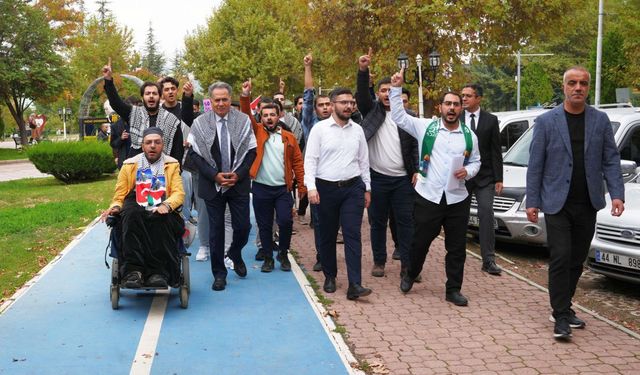 İnönü Üniversitesi'nde Filistin'e Destek Yürüyüşü Düzenlendi
