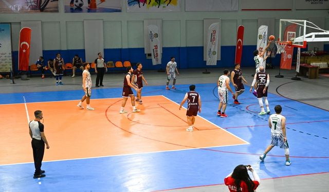 Cumhuriyet Bayramı Basketbol Turnuvası Yapıldı