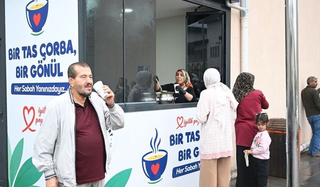Yeşilyurt Belediyesi'nden Hastanede Çorba İkramı