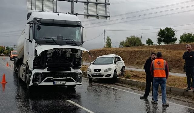 TIR'ların Karıştığı Kazalarda 4 Kişi Yaralandı