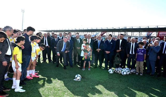 "Müthiş Bir Tesis Olmuş.. Mahallenin Çocukları Gelsin Burayı Doldursun.."