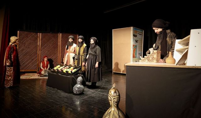 Çocuklardan Tiyatro Sahnelerine İlk Adım