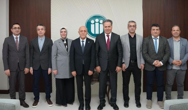 TÖTM Yönetiminden Rektör Akpolat'a Ziyaret