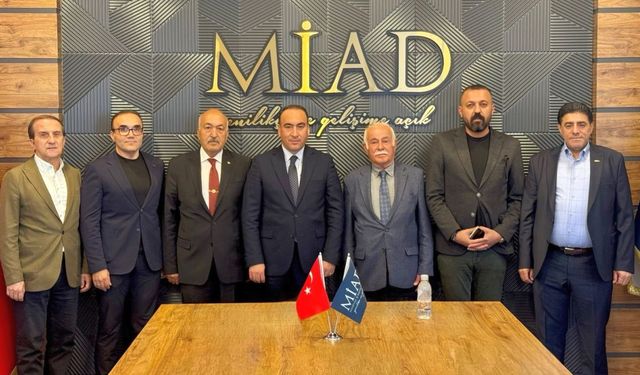 CEM Vakfı Malatya Şubesi Yöneticileri Budak’ı Ziyaret Etti