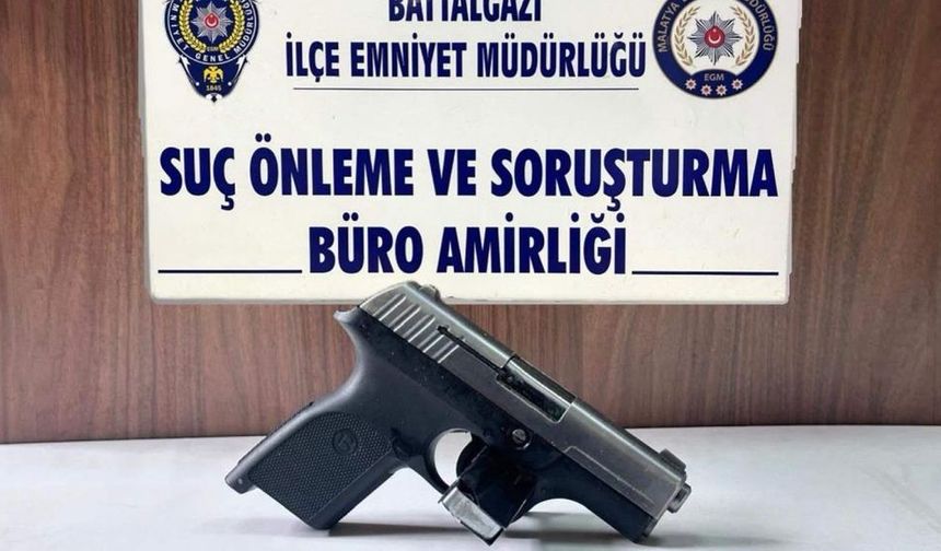 Polis Aranan 39 Şahsı Yakaladı, 13 Silah Ele Geçirdi