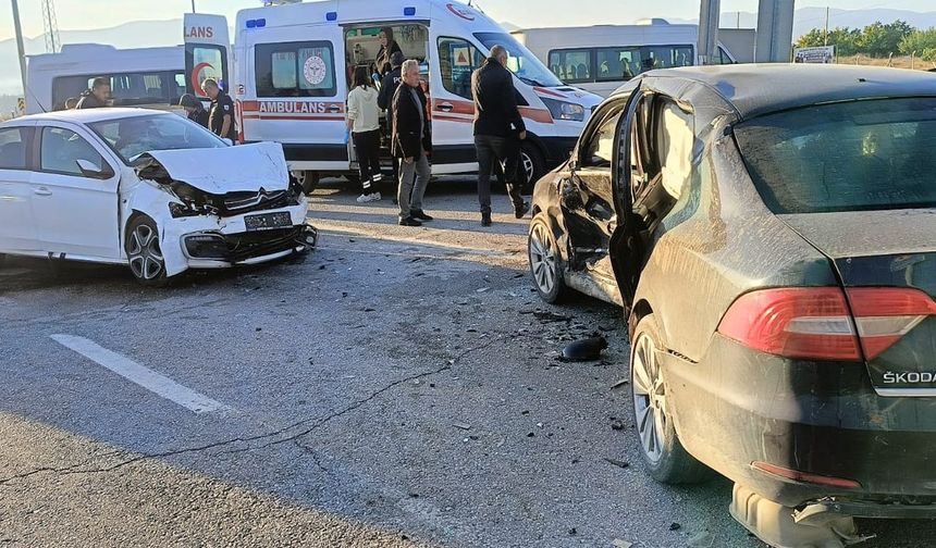 Akçadağ Yol Ayrımında Kaza..  1'i Ağır 6 Kişi Yaralı