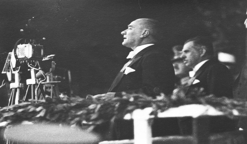 Türkiye Cumhuriyeti 103'üncü Yıldönümünü Kutluyor