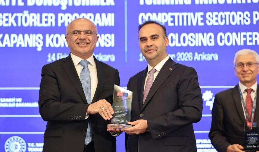 Başkan Er'e Genel Sekreterlik Dönemindeki Proje İçin Bakandan Ödül