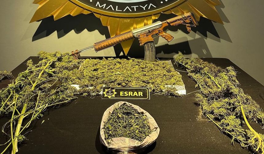 Uyuşturucu Satıcısı, Esrar ve Silahla Yakalandı