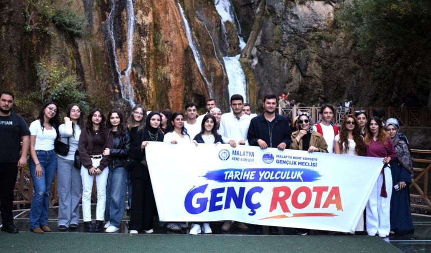 Dijital Fotoğrafçılık Kursu Öğrencileri Darende'de