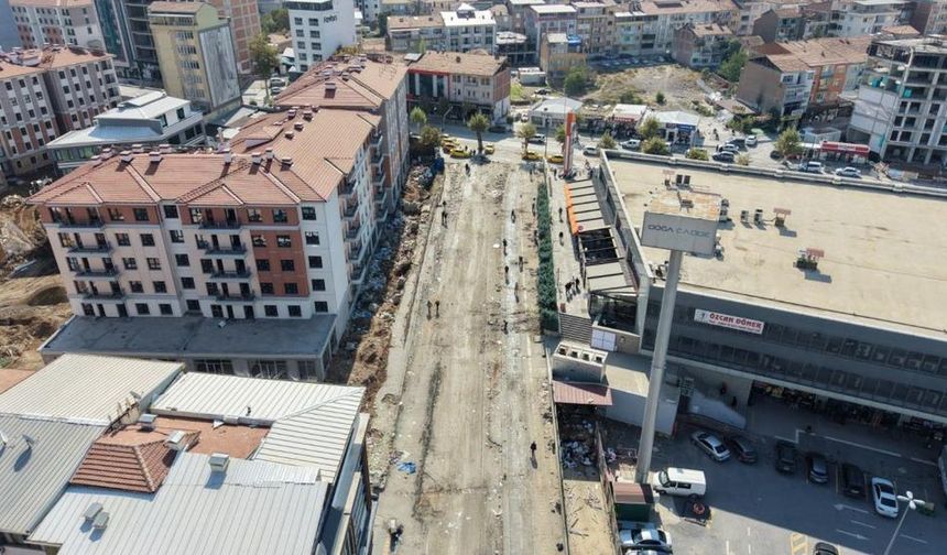 Konteyner İşyerleri Kaldırıldı, Yol Ulaşıma Açıldı