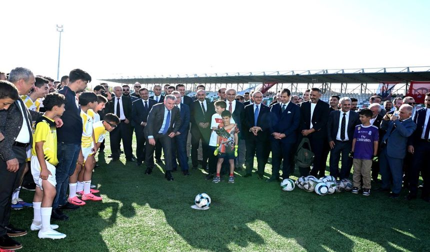 "Müthiş Bir Tesis Olmuş.. Mahallenin Çocukları Gelsin Burayı Doldursun.."