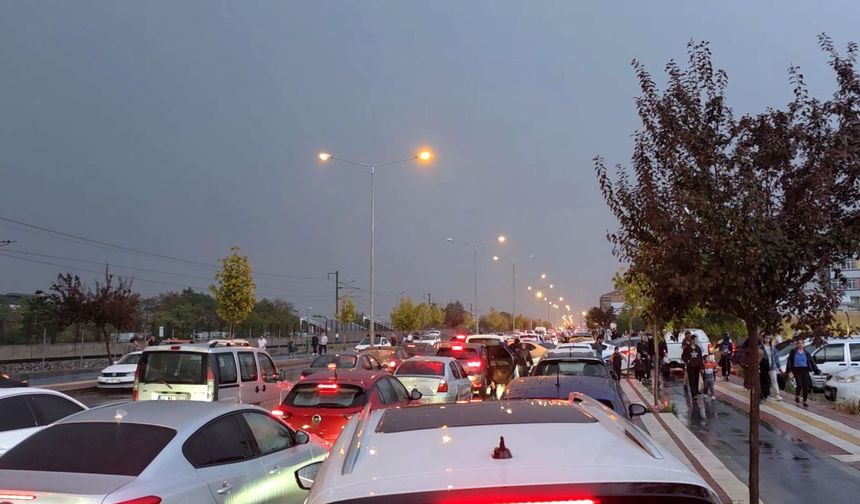 Türk Yıldızları Gösterisi, Trafiği Kilitledi