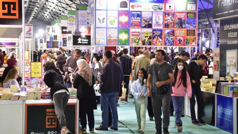 Kitap Fuarına İlgi Yoğun