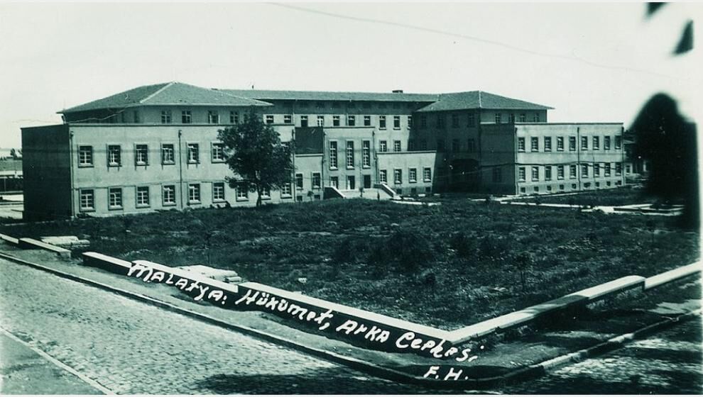 Oto Parka Çevirmek En Basiti, Marifet Yeniden 'İnsan Parkı' Yapmak!