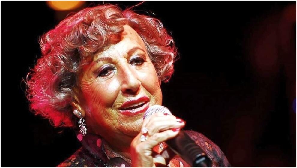 Türk Sanat Müziğinin Efsane Sesi: Müzeyyen Senar
