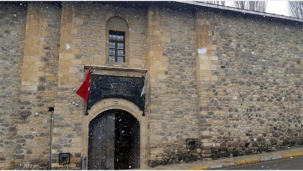 Yaklaşık 175 Yıllık Millet Han İlgi Görüyor