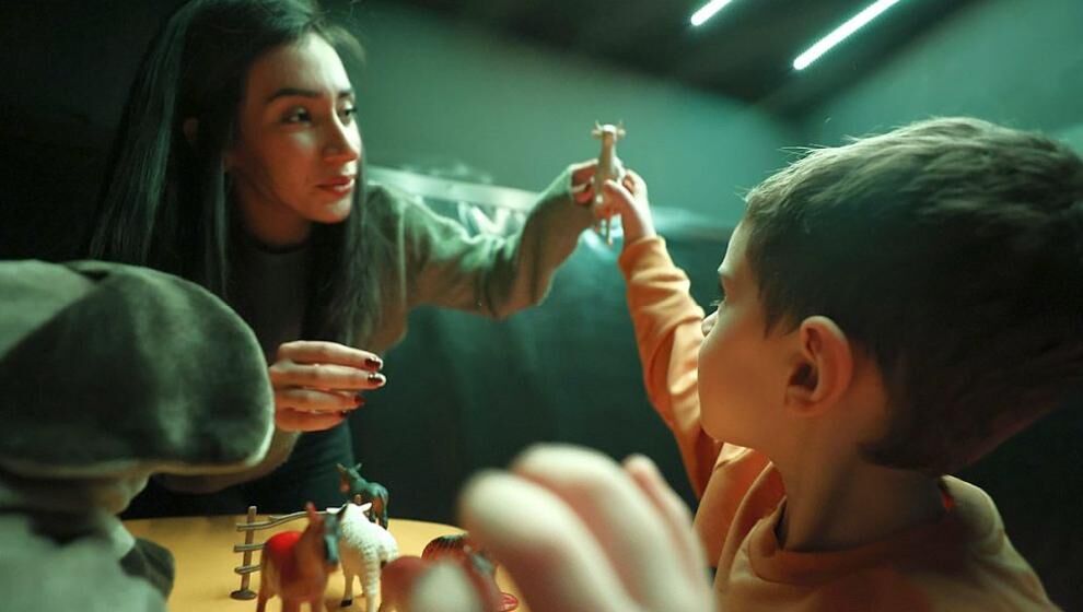 Çocuklar, ‘Karanlık Oda'da Rehabilite Ediliyor