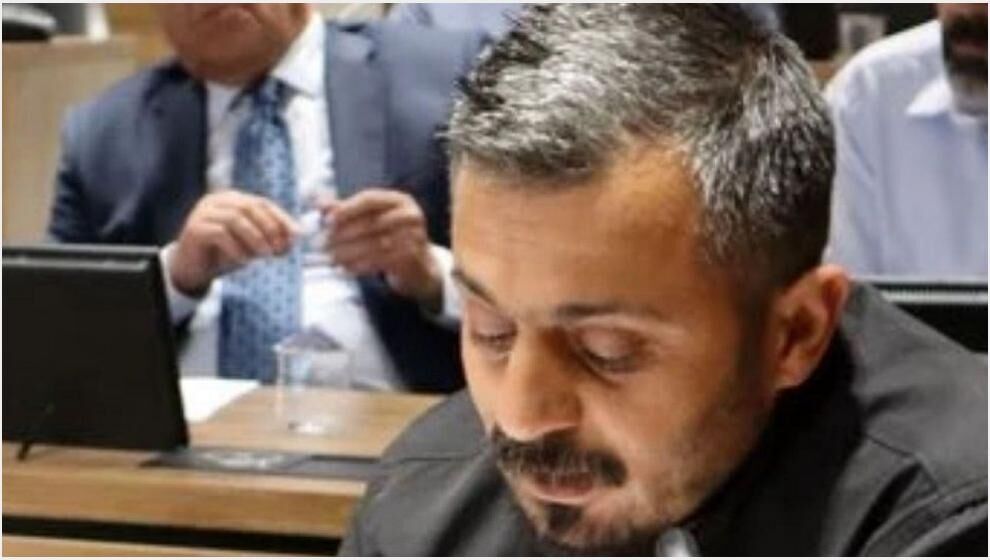 Belediye Meclis Üyesi CHP'den İstifa Etti.. "Özel ve Ağbaba'nın Yanındayım"