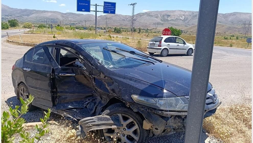 Doğanşehir'deki Trafik Kazasında 2 Kişi Yaralandı