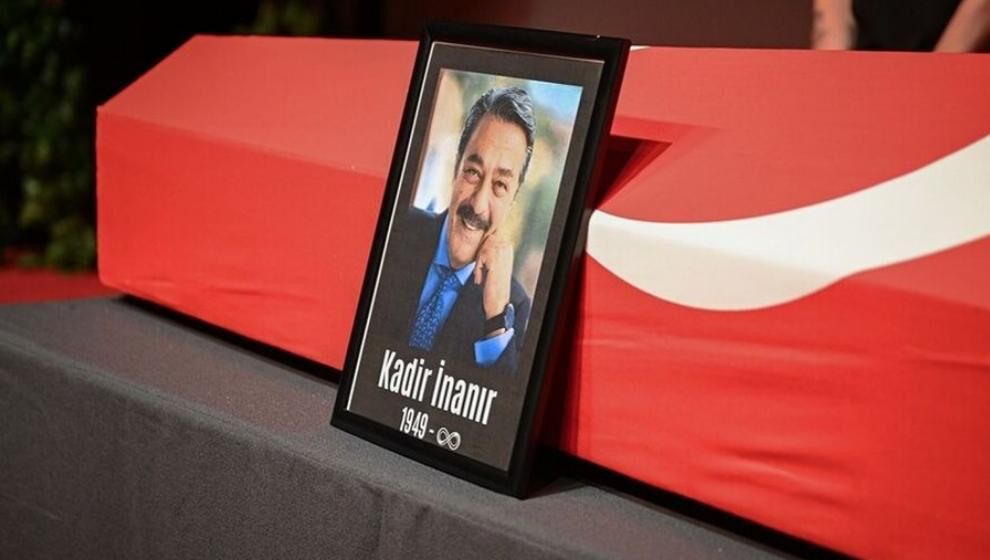 Kadir İnanır Son Yolculuğuna Uğurlandı.. 'Çok Önemli Bir Sanatçımızdı'