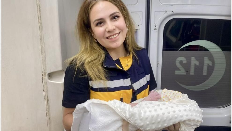 Kubbe Dağı Civarında Ambulansta Doğum..