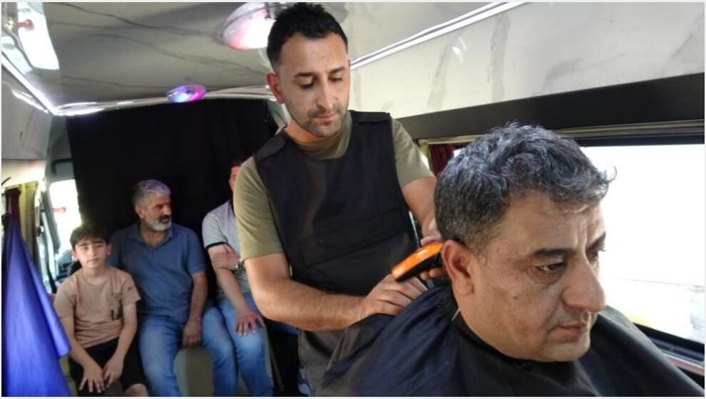 Uzman Çavuşluktan Ayrıldı Mobil Berber Oldu