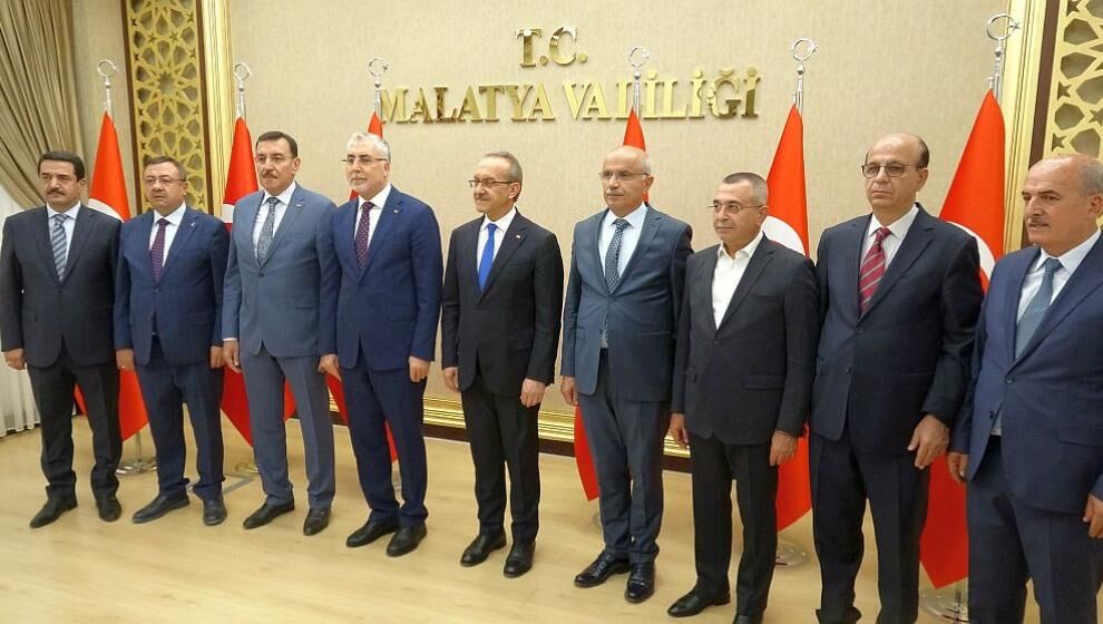 Bakan Işıkhan'dan Valilik ve Büyükşehir Ziyareti