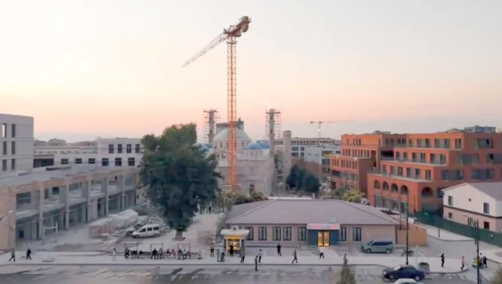 Çarşıda Bin 600 İşyeri ve Büronun Anahtarı Teslim Edildi