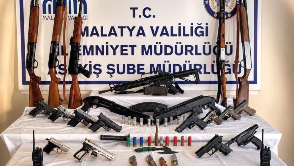 Sosyal Medyada Silah Teşhirine Büyük Operasyon.. 