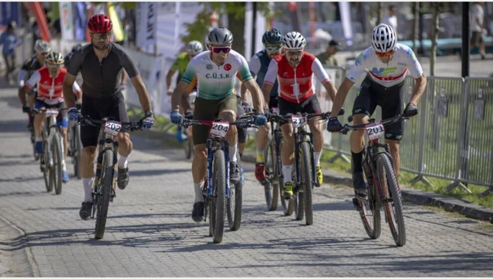 4 Ülkeden Sporcuların da Katıldığı Uluslararası Beydağı Bisiklet Yarışları Yapıldı