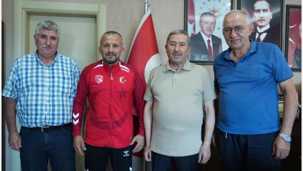 Bozkurt, Veteran Dünya Şampiyonu Özdemir'i Ağırladı