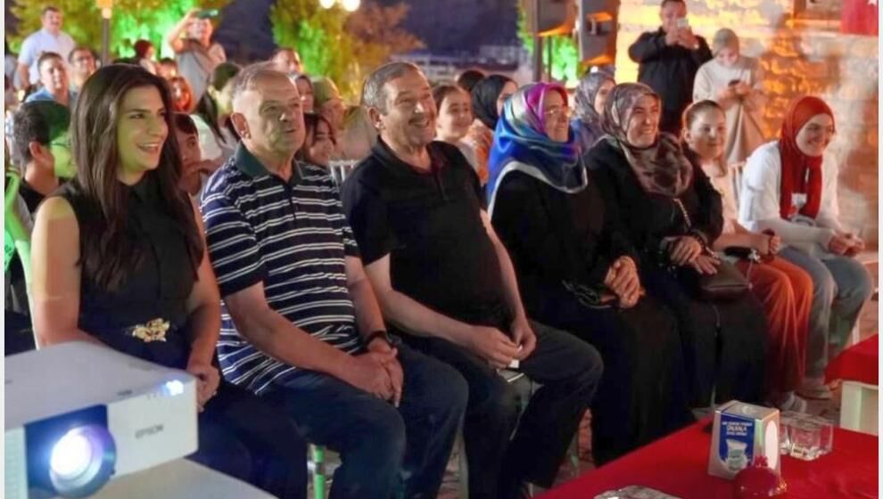 Darende'de 'Karaoke ve Nostalji Sinema Gecesi'
