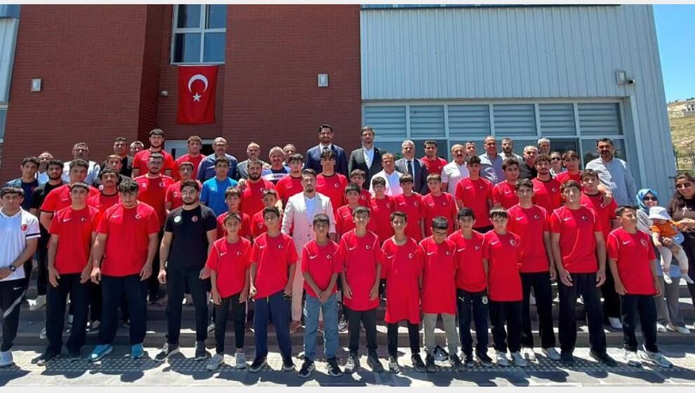 Dünya Şampiyonası Hazırlık Kampına Davet Edildiler