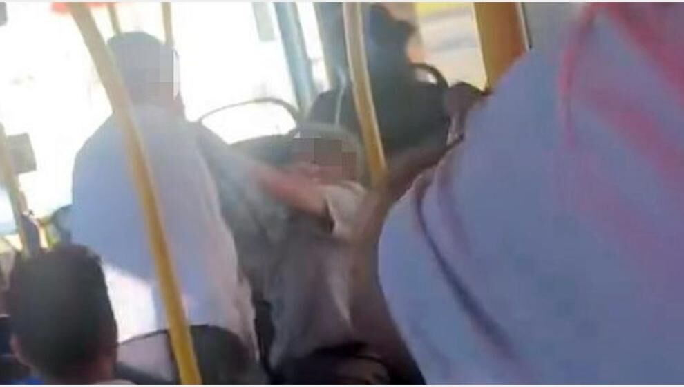 İki Yaşlı Yolcunun Otobüste 'Ücretsiz Kart' Kavgası!.