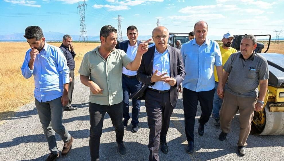 'Yol Çalışmalarını Aralıksız Sürdürüyoruz'