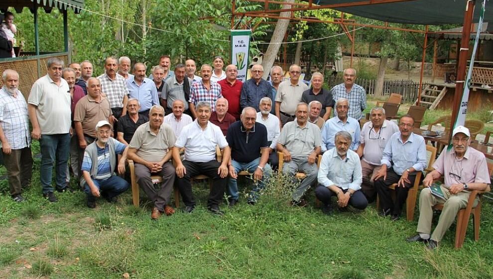  50 Yıl Geçmesine Rağmen Geleneksel Buluşmalarını Sürdürüyorlar