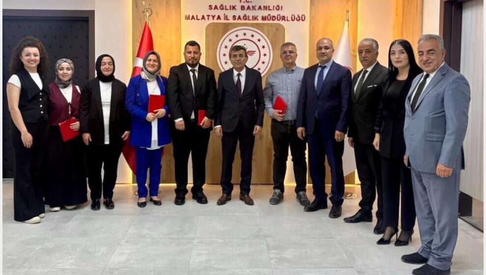 Başarılı Sağlık Çalışanları Plaketle Ödüllendirildi