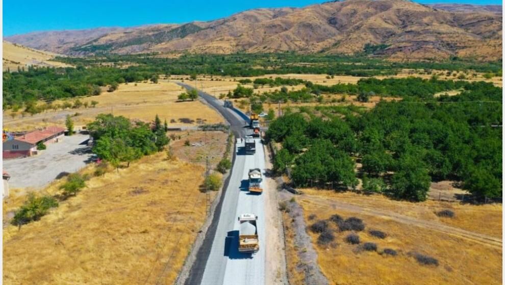 Büyükşehir, 20 Kilometrelik Grup Yolunu Yapıyor