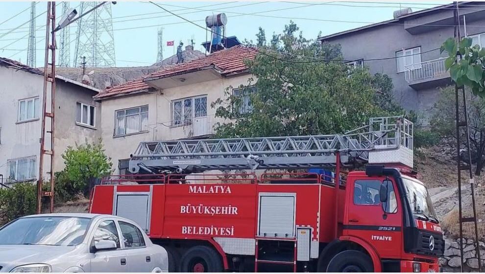 Emekli Öğretmen Evinde Ölü Bulundu