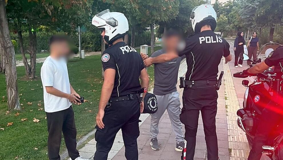 Polis Ekipleri Farklı Noktalarda Denetim Yaptı