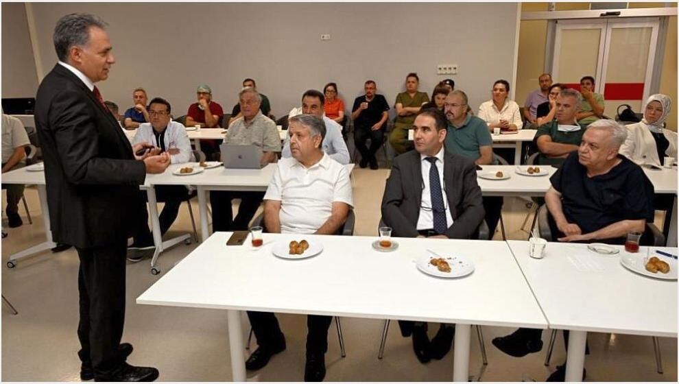 Rektör Prof.Dr. Akpolat'tan Karaciğer Nakli Enstitüsü'ne Ziyaret