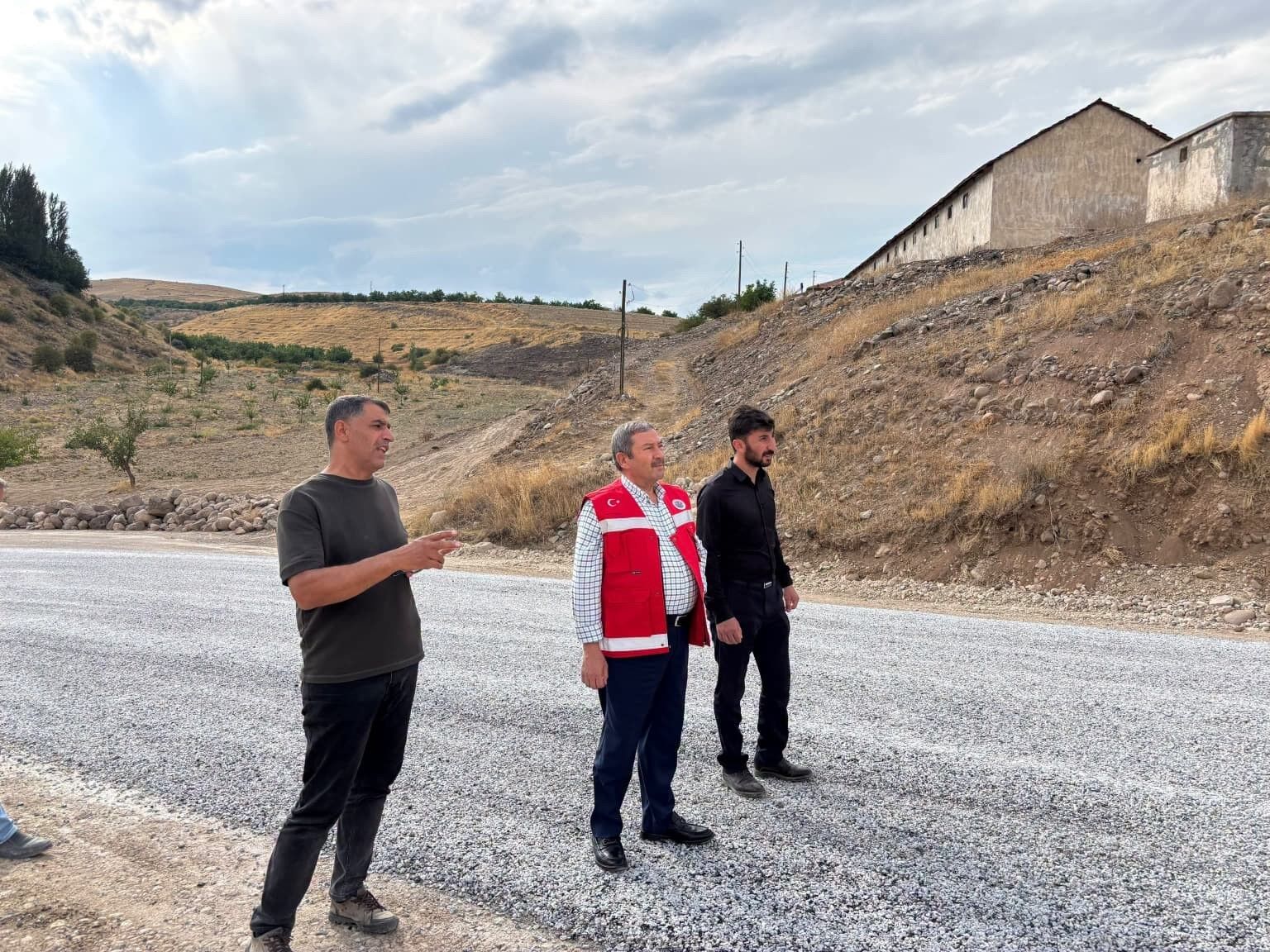 Darende'de Yol Çalışmaları Sürüyor