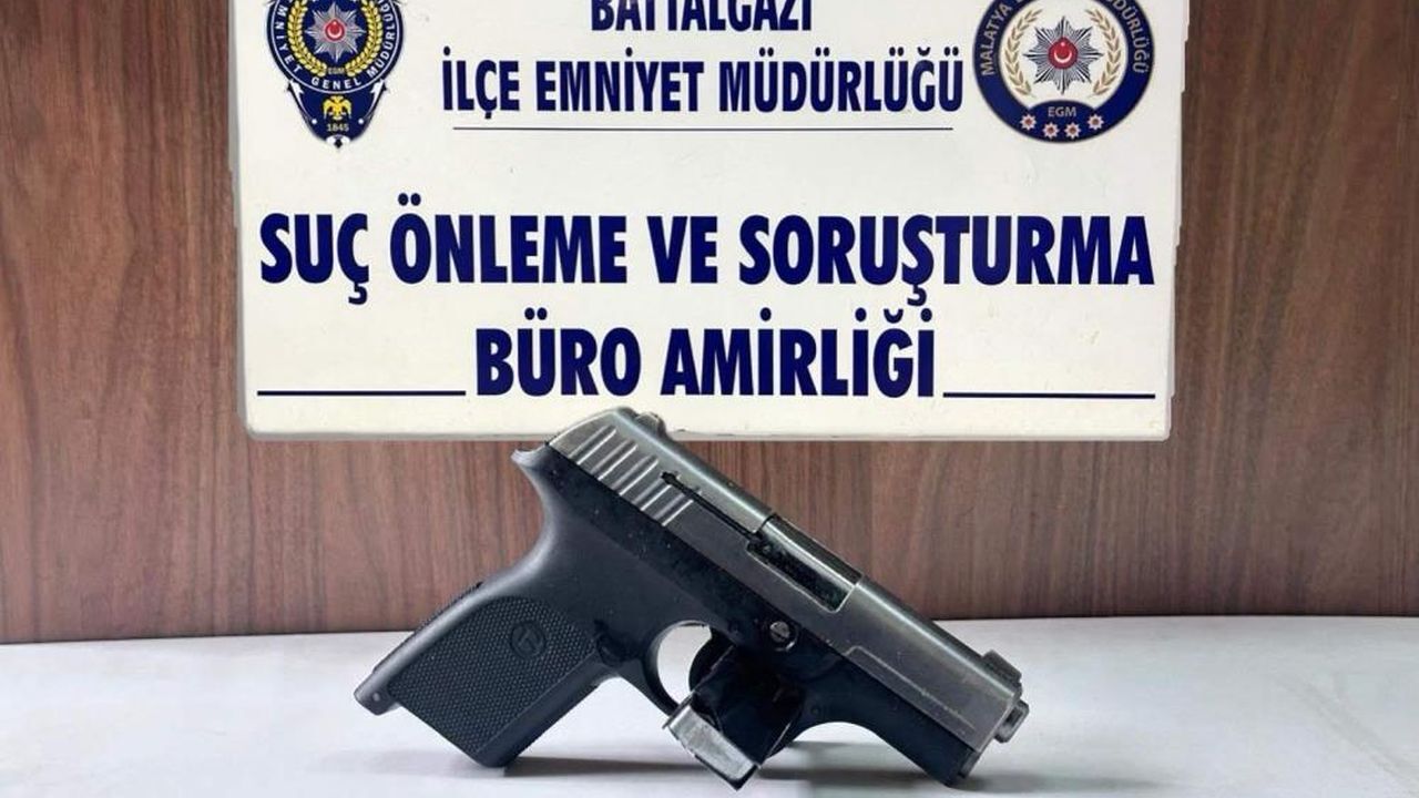 Polis Aranan 39 Şahsı Yakaladı, 13 Silah Ele Geçirdi